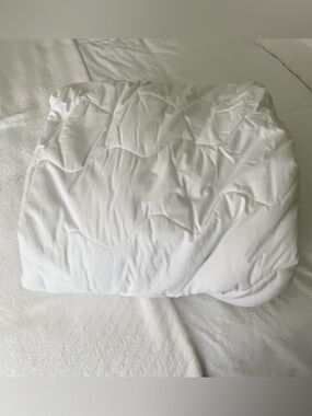 White Quilted Mattress Protector cover- size for Double bed